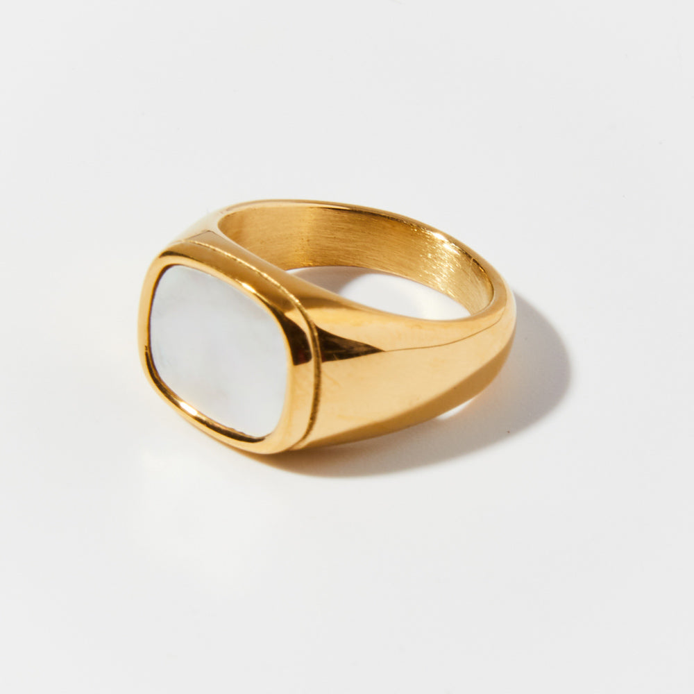Celia – Flacher Goldener Ring Übertriebener Stil