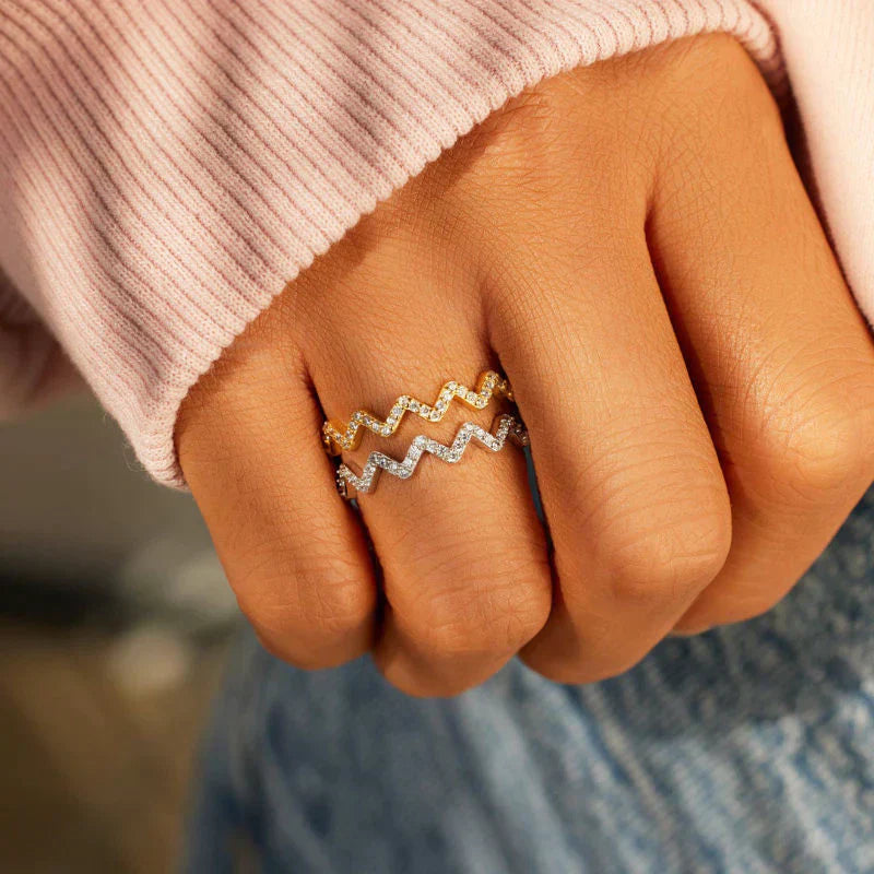 Hina – Verstellbarer Goldener Ring