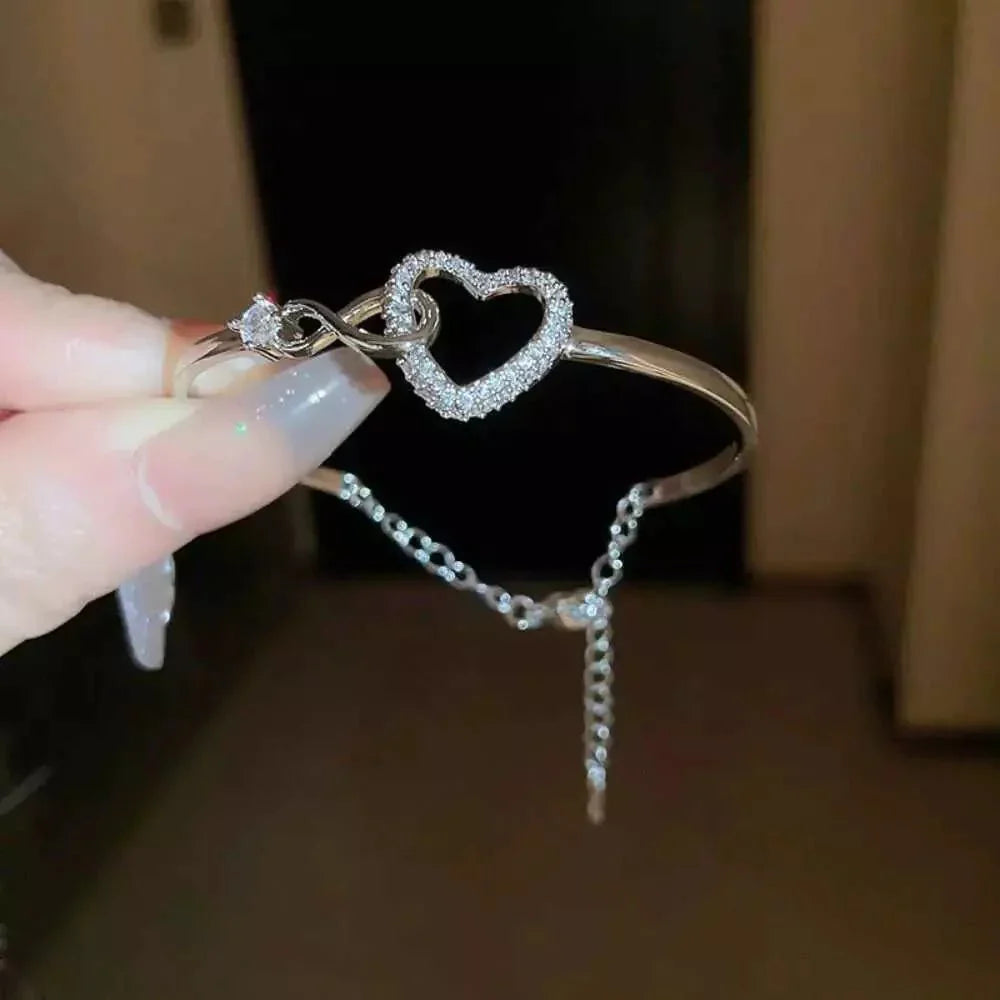 Yuzuki – Hohles Armband mit Raffiniertem Zirkon