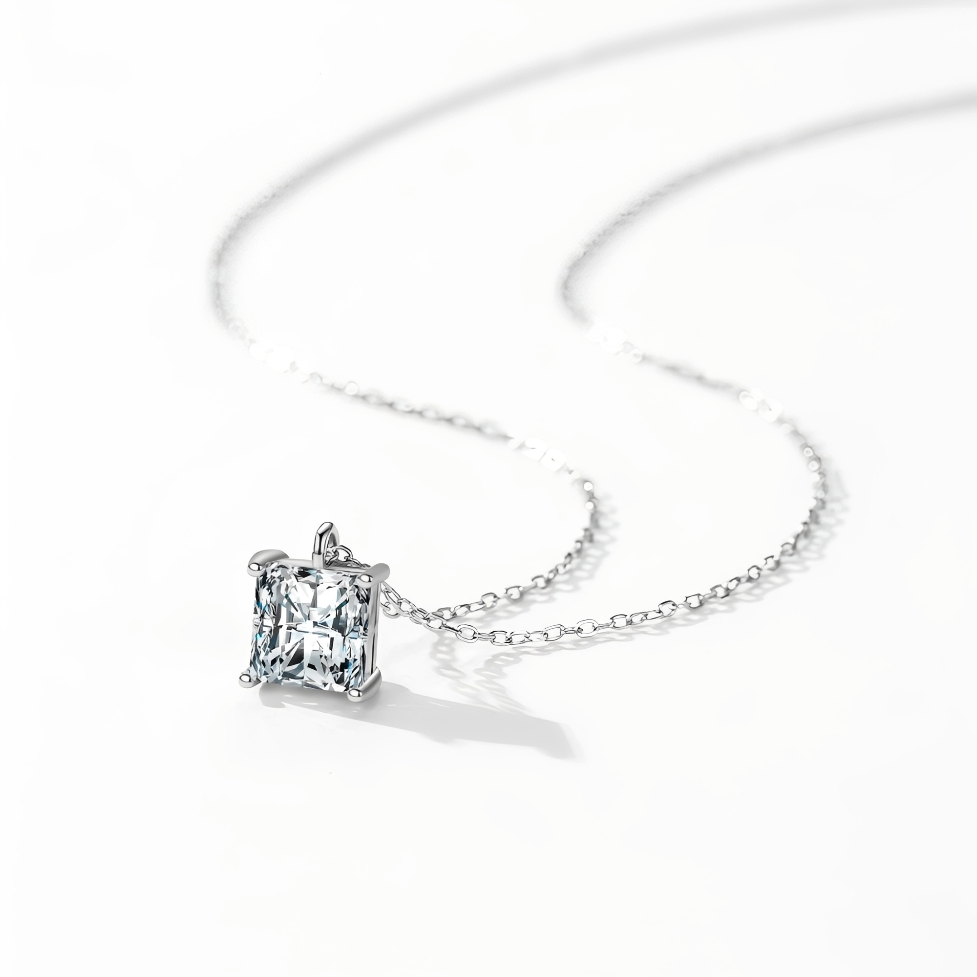 Lella – Halskette aus Sterlingsilber