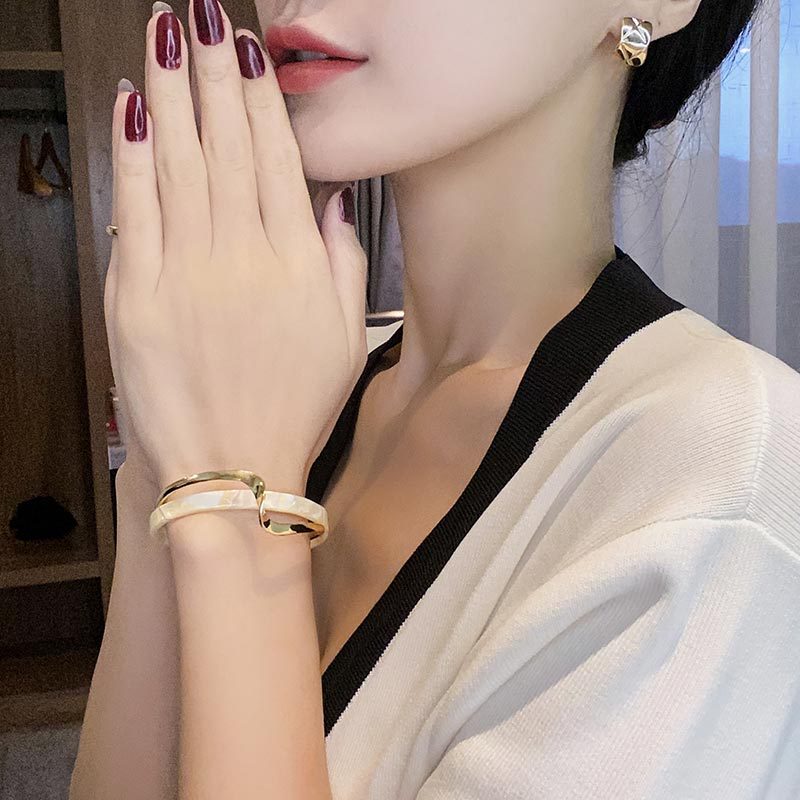 Bree – Armband mit weißem Opal