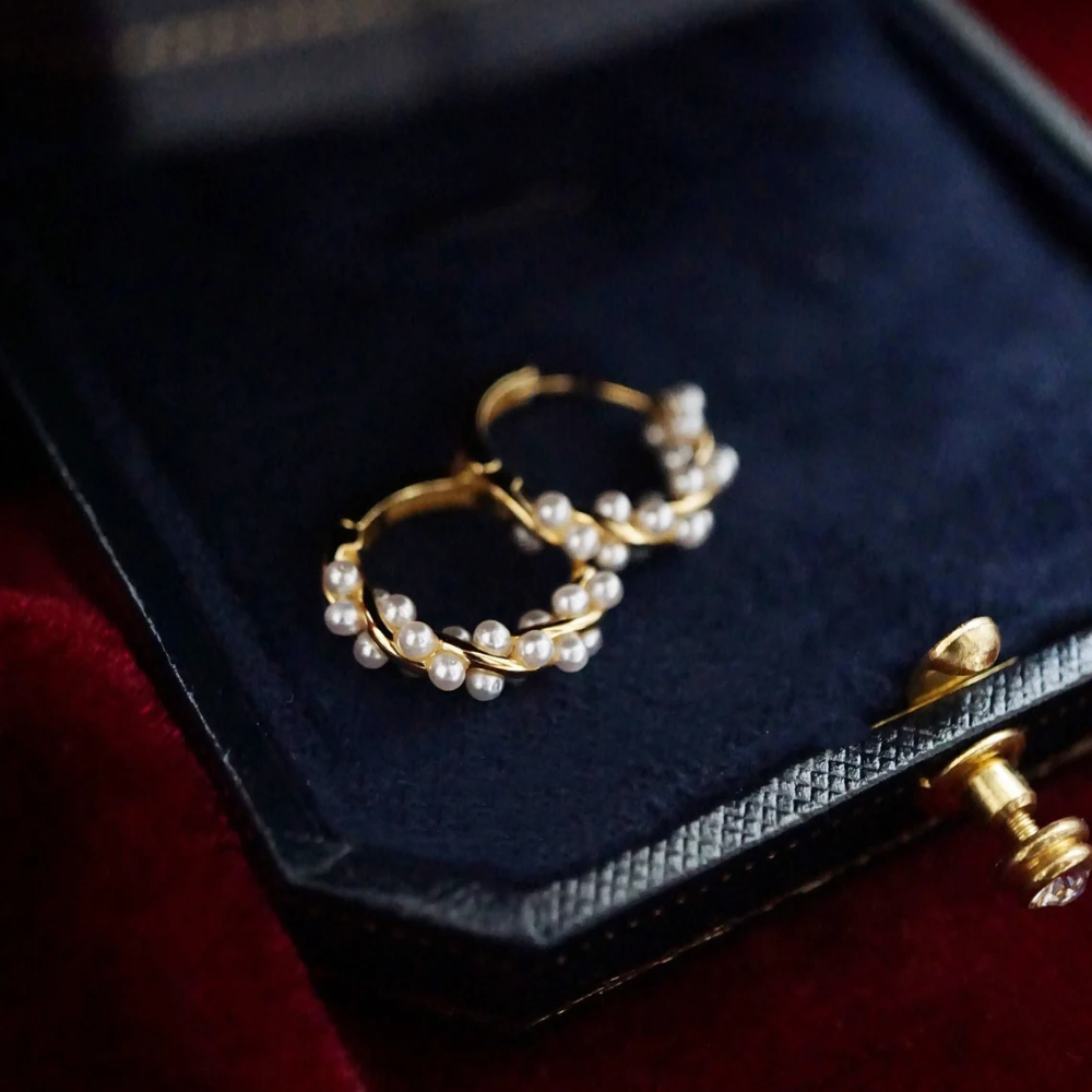 Damen Gedrehte Ohrringe mit Kugeldetail - 1 Paar