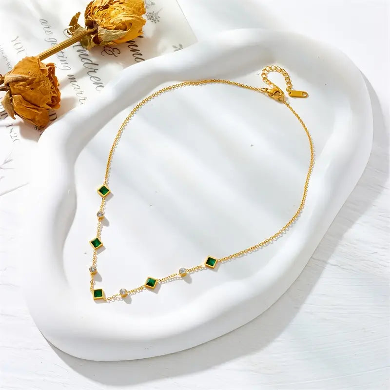 Amelisse – Goldene Halskette Glenwyn Elegant