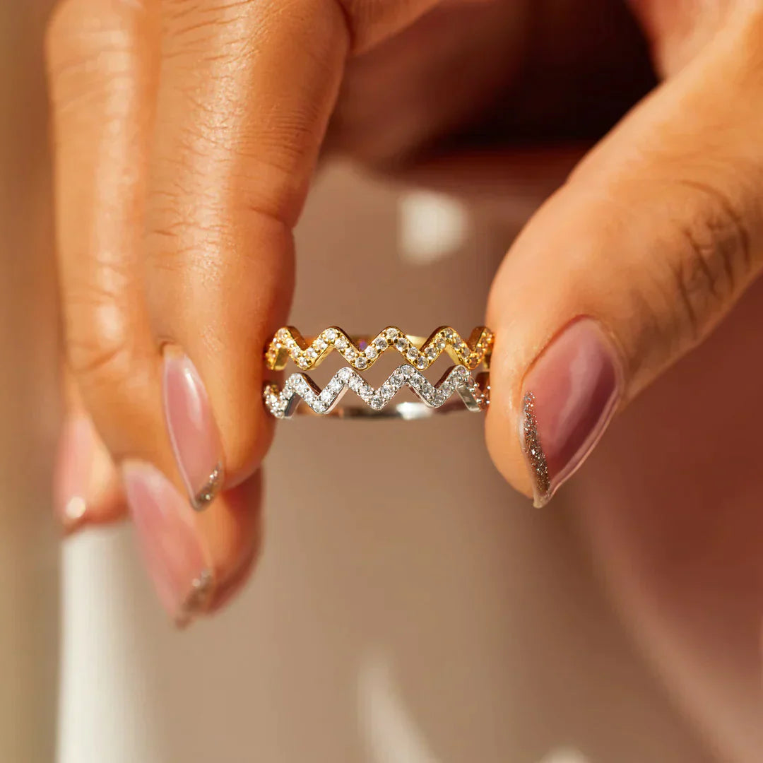 Hina – Verstellbarer Goldener Ring