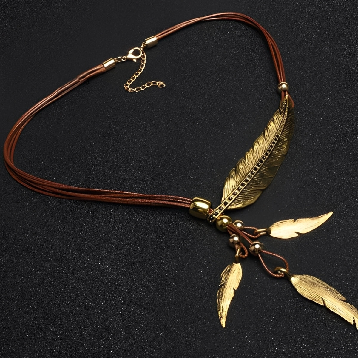 Ariane – Halskette Raphia Boho Blätter
