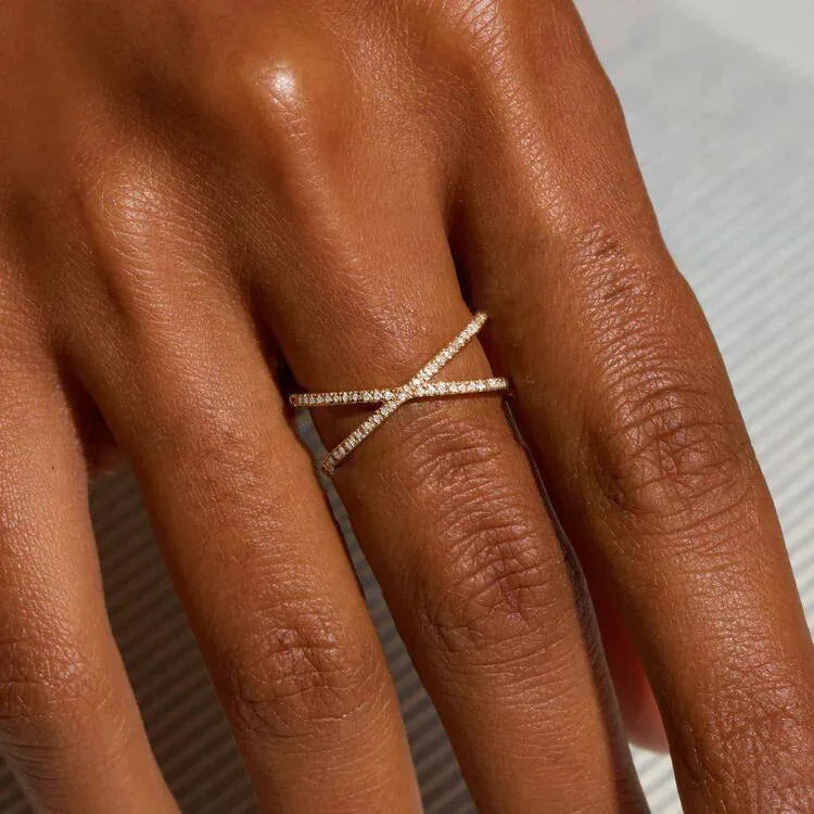 Nadia – Bague Kreuz aus Gold und Diamanten