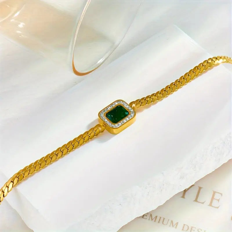Orielle – Elegantes Vergoldetes Armband mit Grünem Stein Verdaska