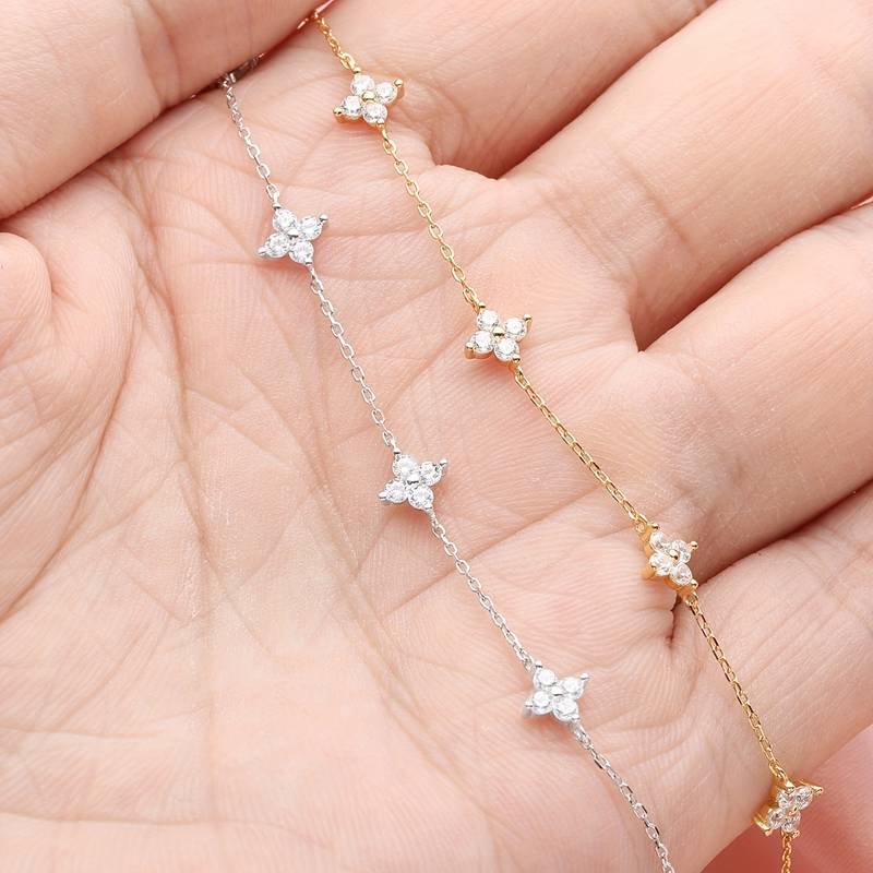 Zirkonia Blumenarmband - Minimalistisches Armband