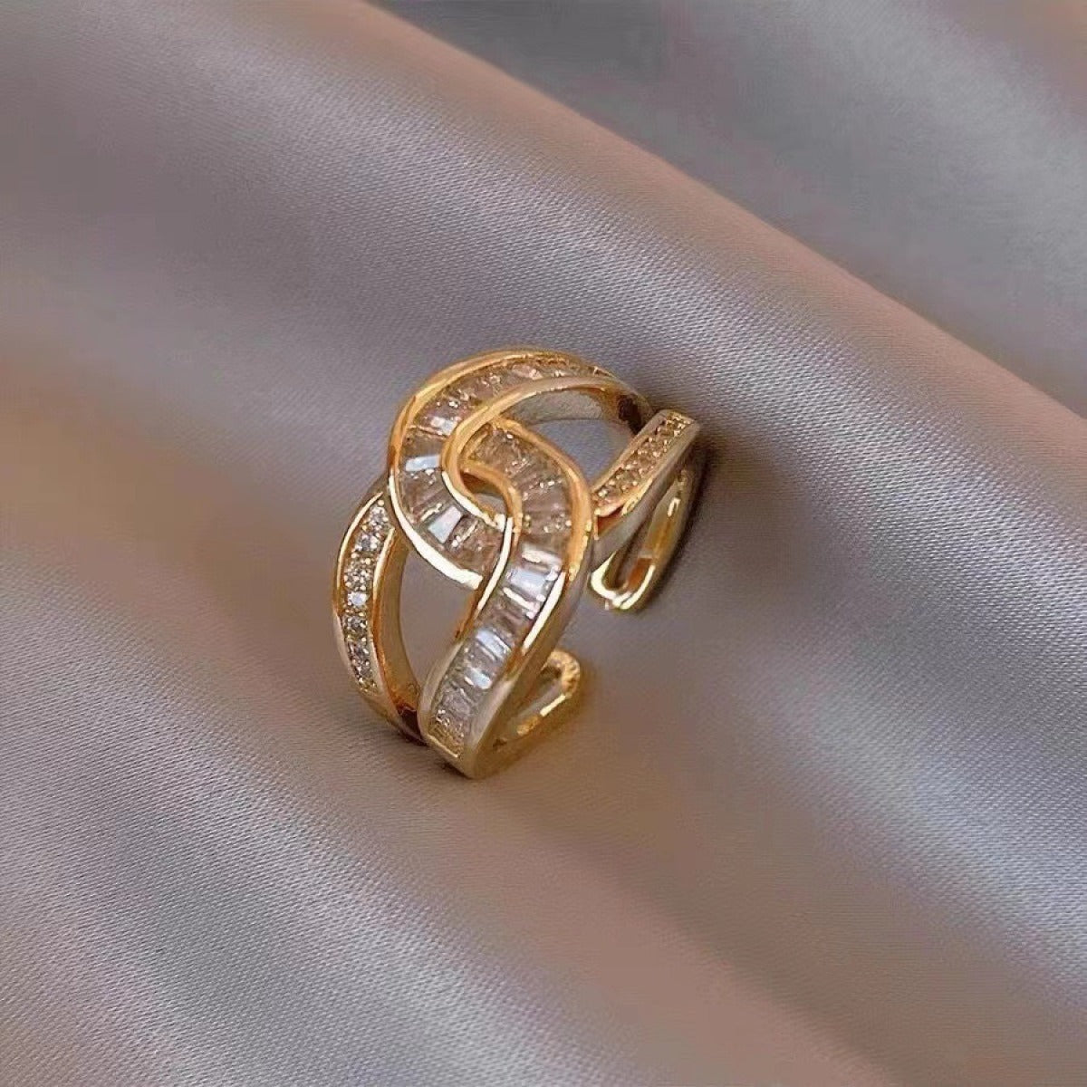 Delara – Eleganter Knoten-Statement-Ring