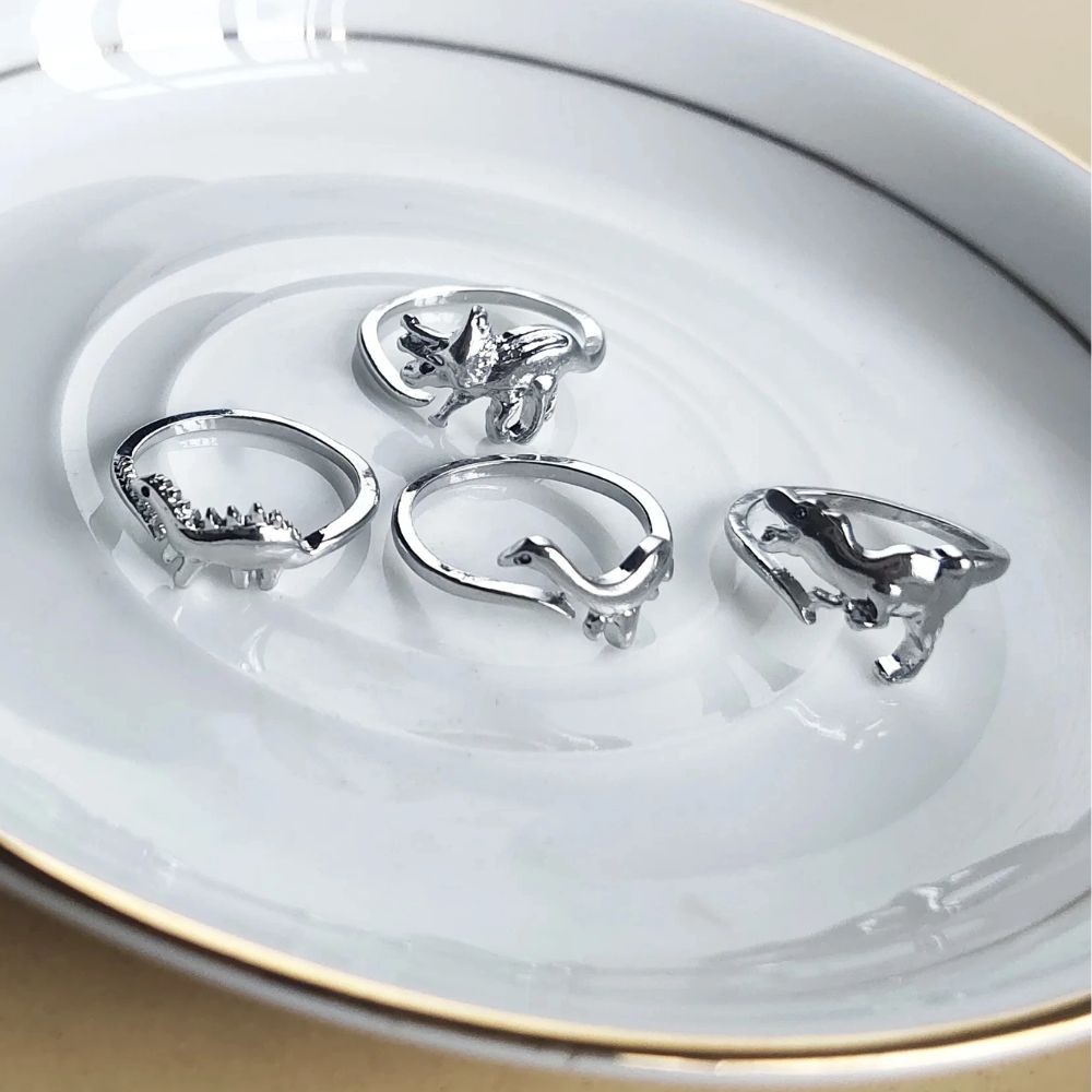 Verstellbarer Dinosaurier Ring mit offenem Design