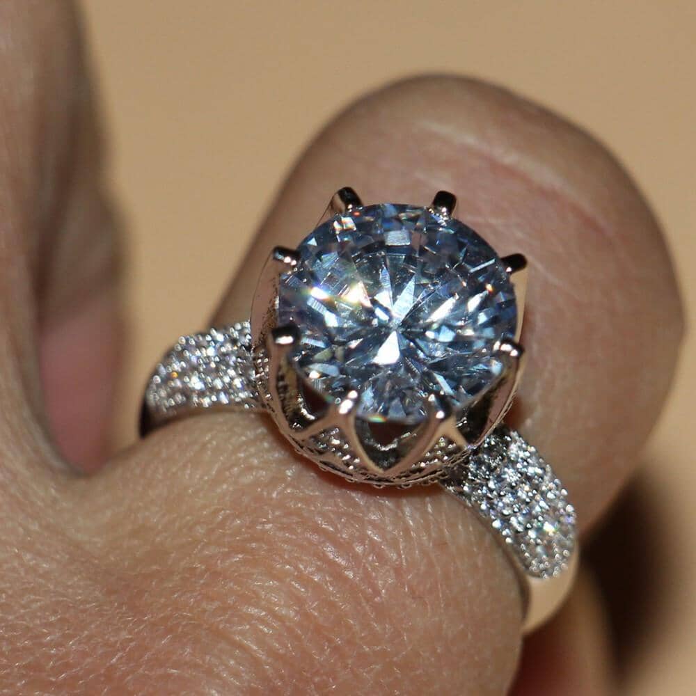 Herna – Eleganter Ring mit Weißer Topas 8ct