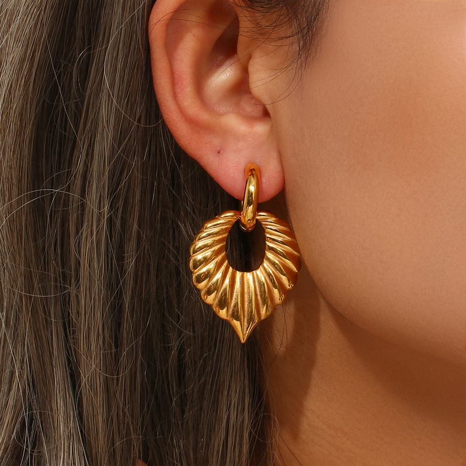 Hera – Elegante Blatt-Ohrringe