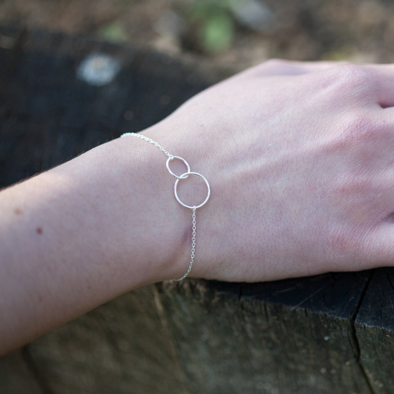 Verflochtene Ringe Armband - Ineinandergreifende Ringe