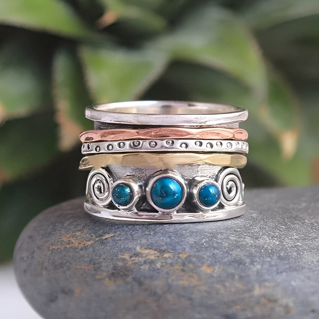Kaia – Böhmischer Meditationsring mit Saphir