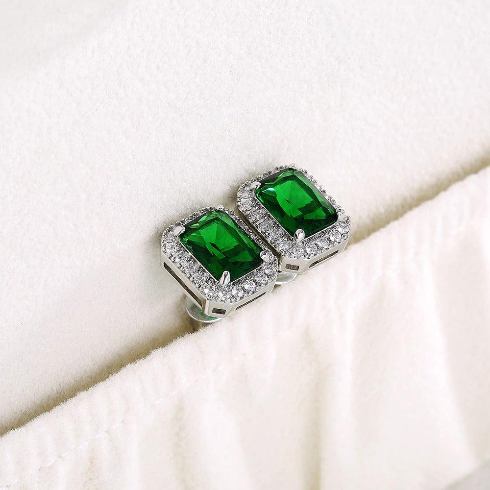Elianne – Quadratische Ohrringe mit Grünen Zirkonen