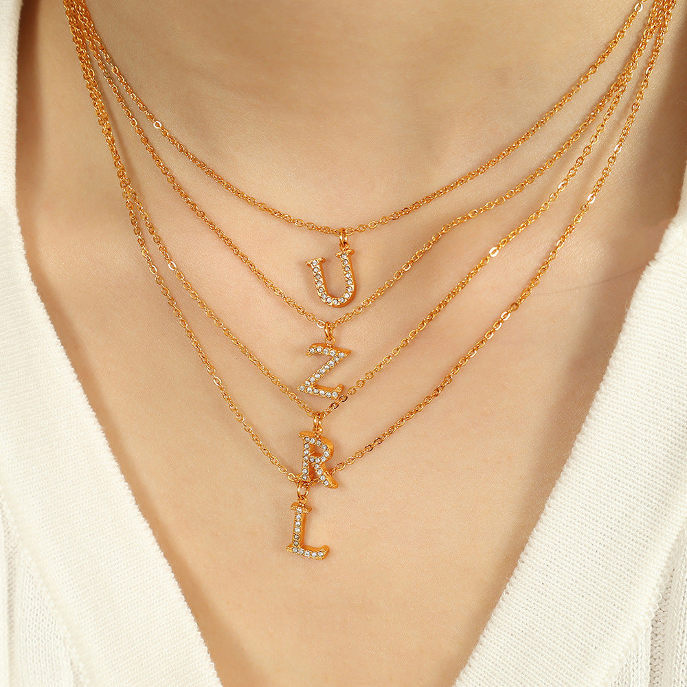 Flora – Kette Buchstabe Fein und Elegant
