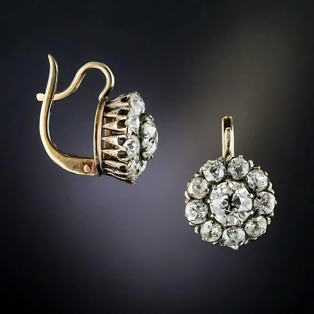Laura – Goldene Vintage-Ohrringe mit Edelstein