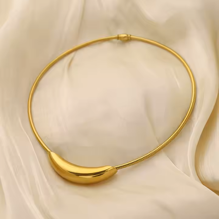 Kate – Metallisches Choker-Halsband aus Titanstahl