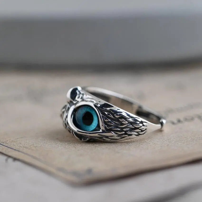 Lucky Owl – Handgefertigter Silberring mit Opalglanz