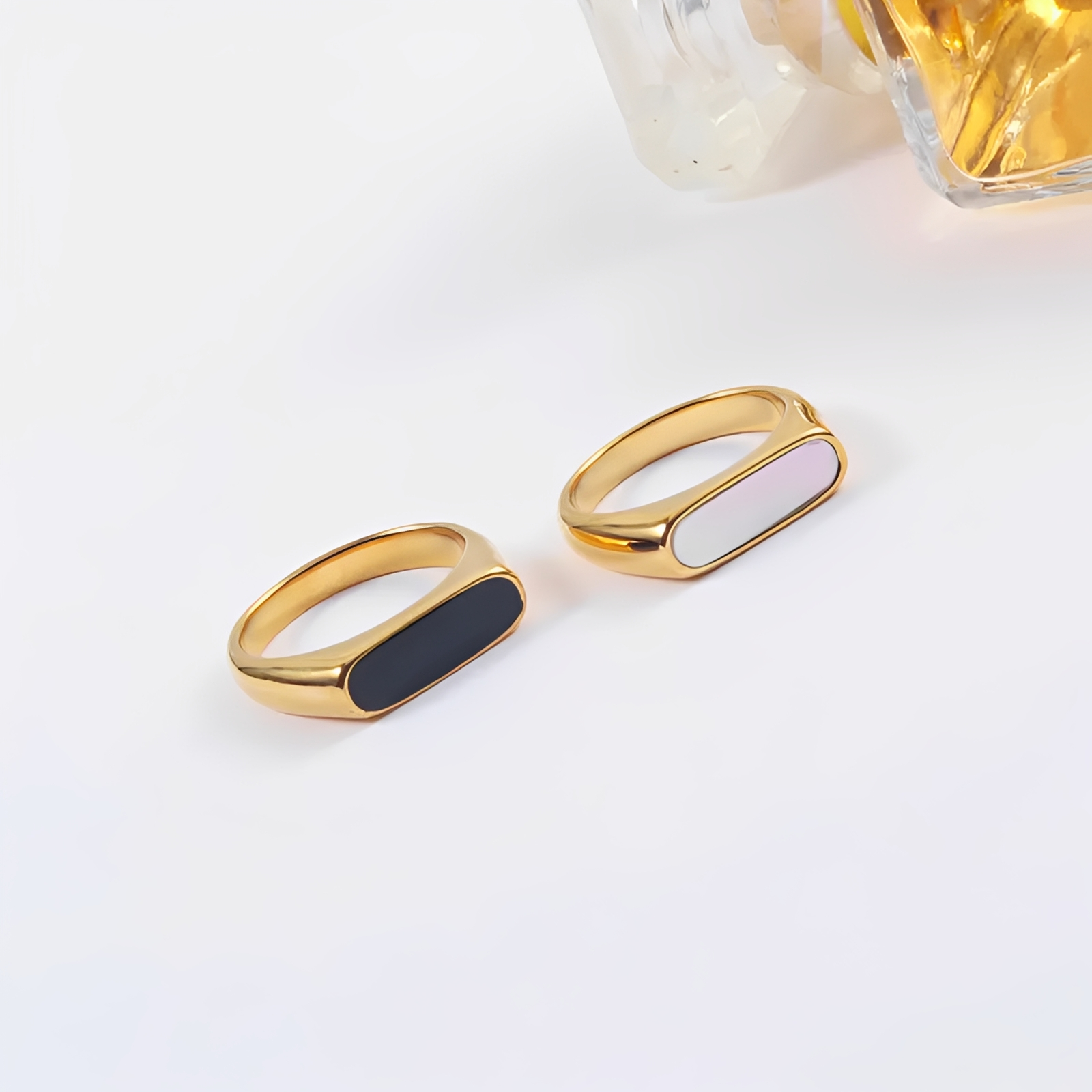 Lany – Geometrische Vintage Ring aus Weißem Perlmutt