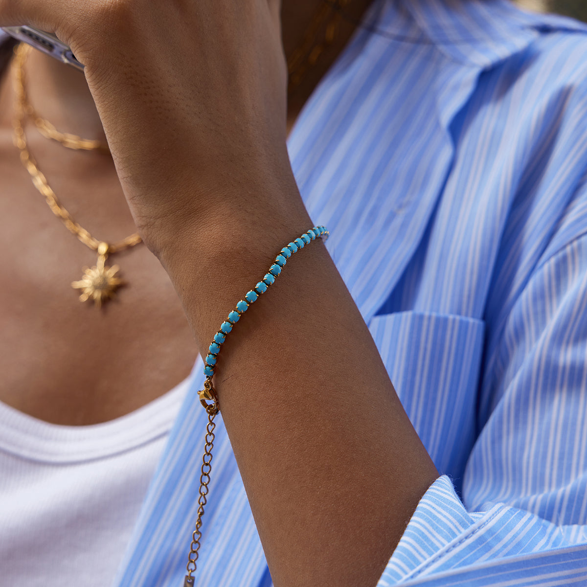 Iris – Armband Blauer Stein Eingefasst in Kupfer
