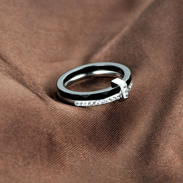 Cerelia – Luxus-Keramikring mit Zirkonia
