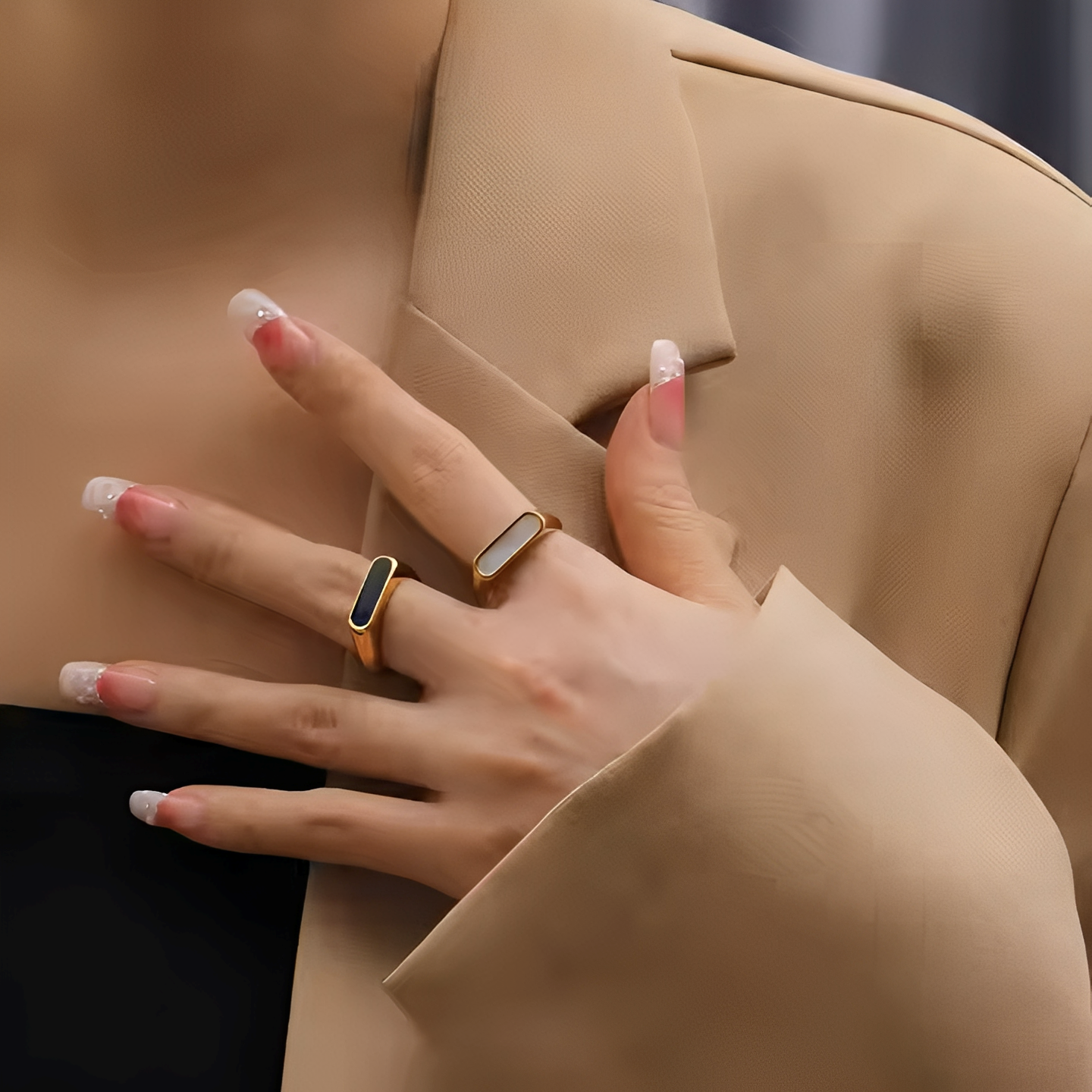 Lany – Geometrische Vintage Ring aus Weißem Perlmutt