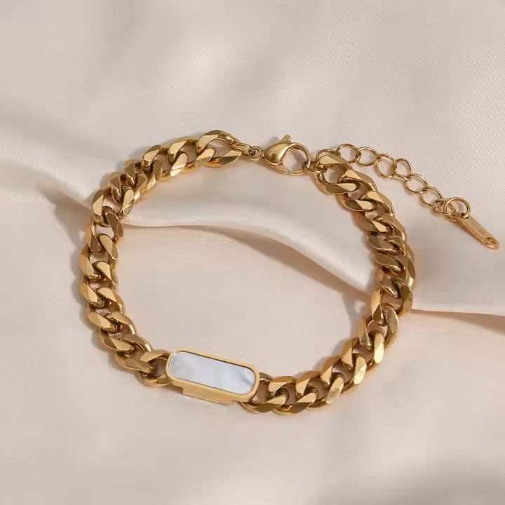 Marcie – Kubanisches Armband aus Titanmetall vergoldet