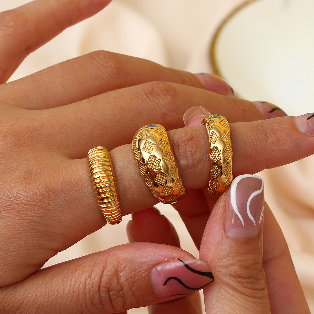 Alba – Retro-Goldring mit Gittermuster