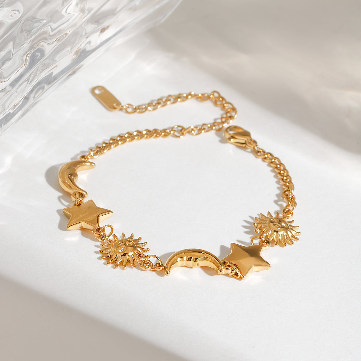 Celina – Armband Anhänger Stern, Mond und Sonne Gold
