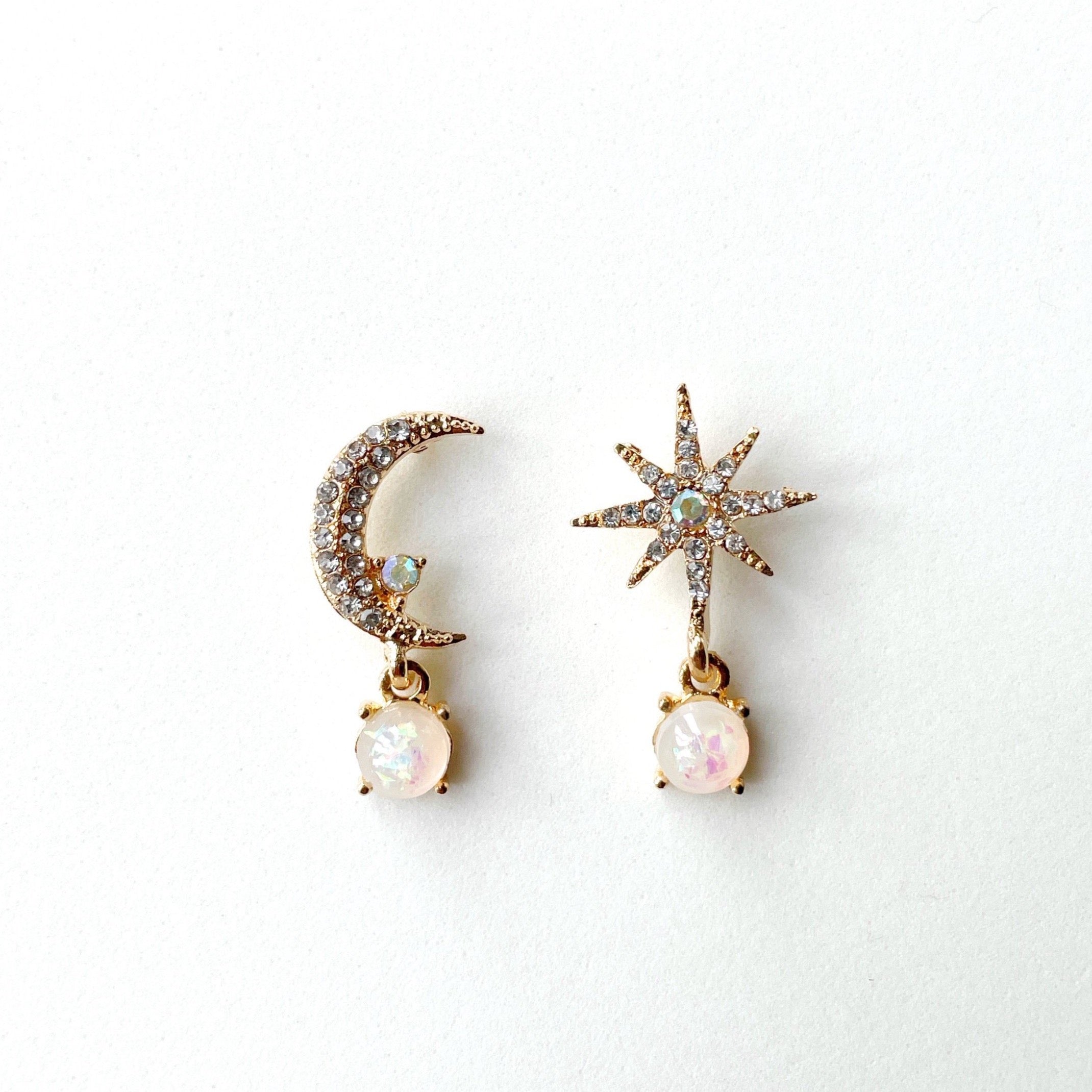 Stella – Asymmetrische Ohrringe aus Opal