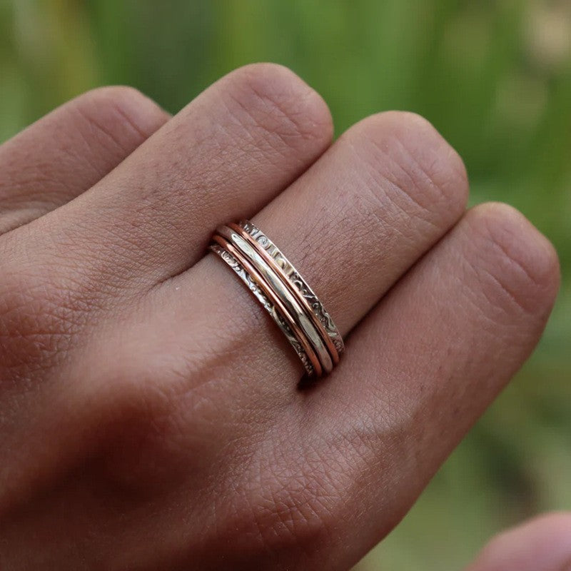 EternaSpark – Klassischer Vintage-Ring mit brillanten Steinen