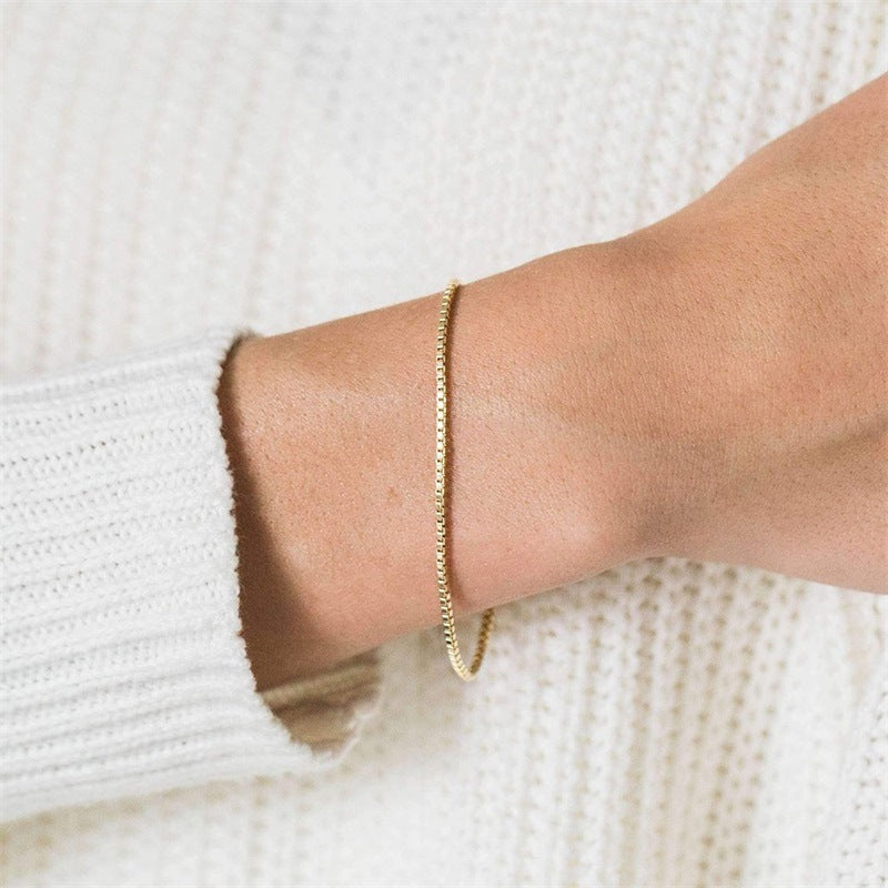 Victoria - Goldfarbenes Kettenarmband