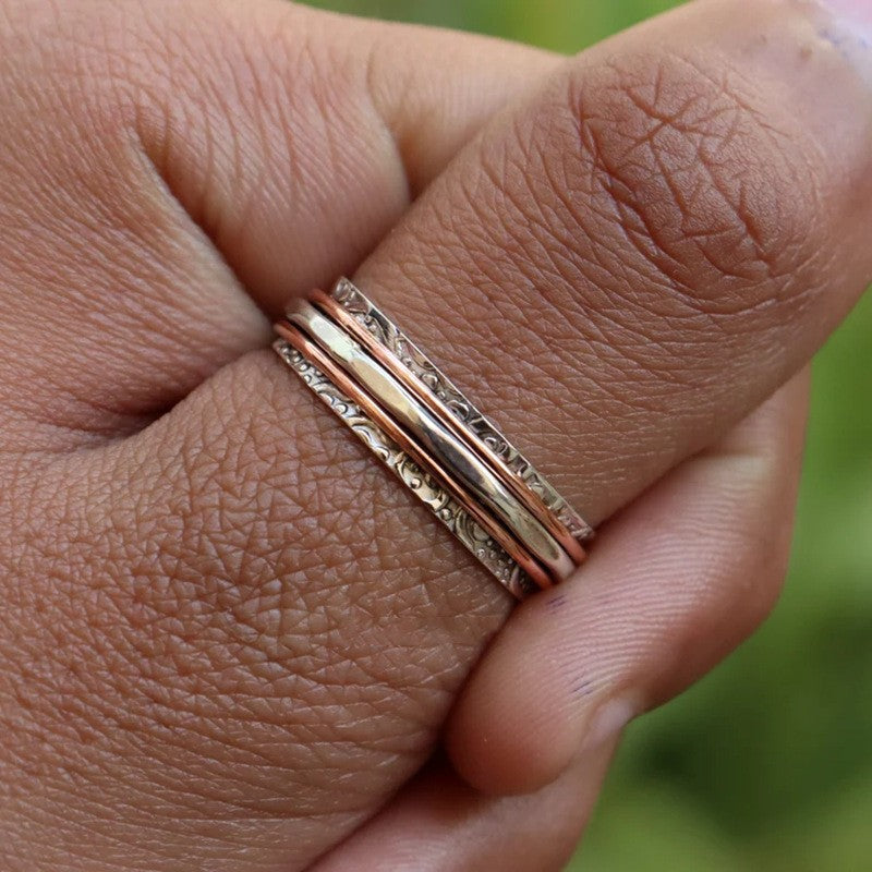 EternaSpark – Klassischer Vintage-Ring mit brillanten Steinen