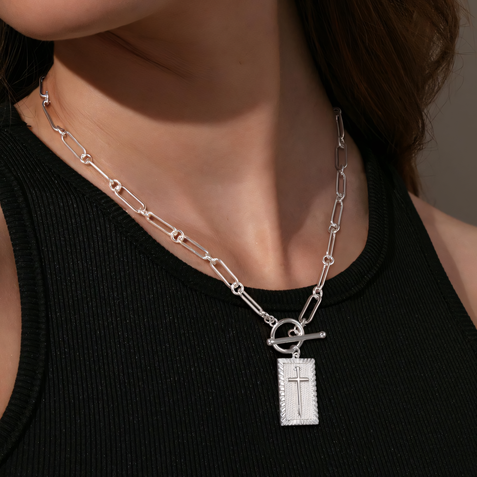 Marielle – Kette Kreuz Nagel Elegant