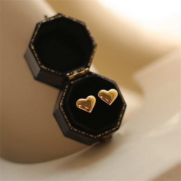 Mila – Ohrringe Stecker Herz Gold