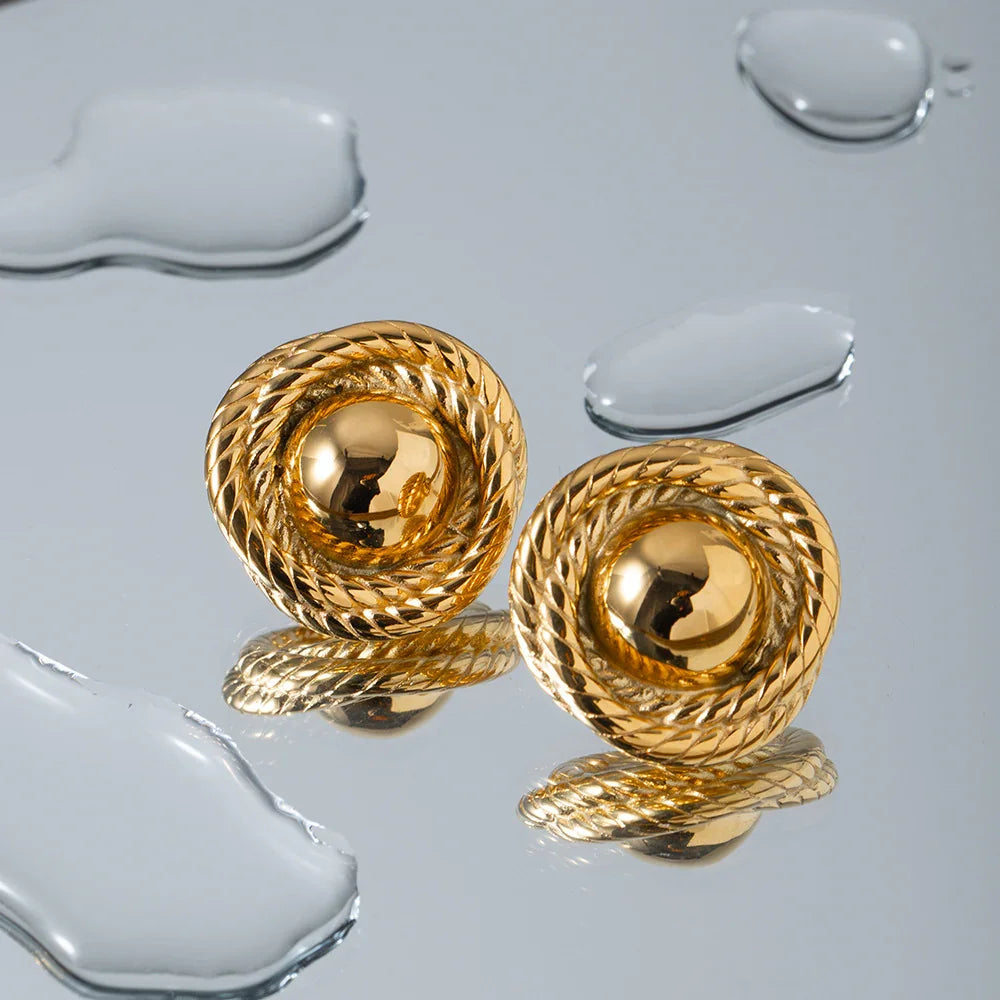 Kiyomi – Raffinierte Goldene Creolen