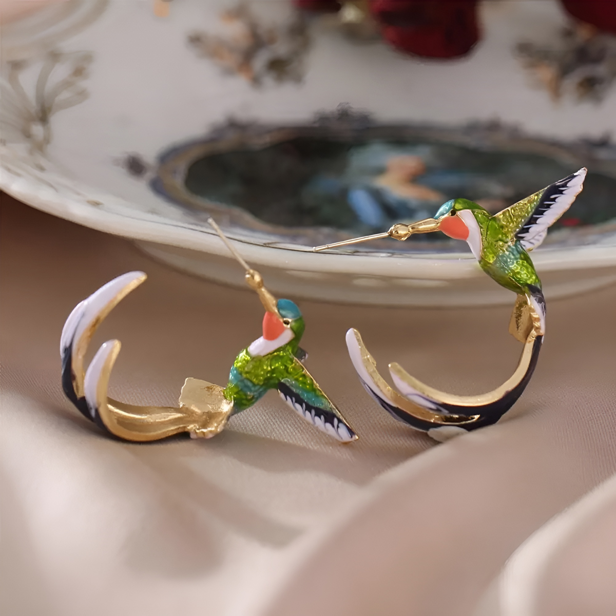 Lilou – Elegante Kolibri-Ohrringe