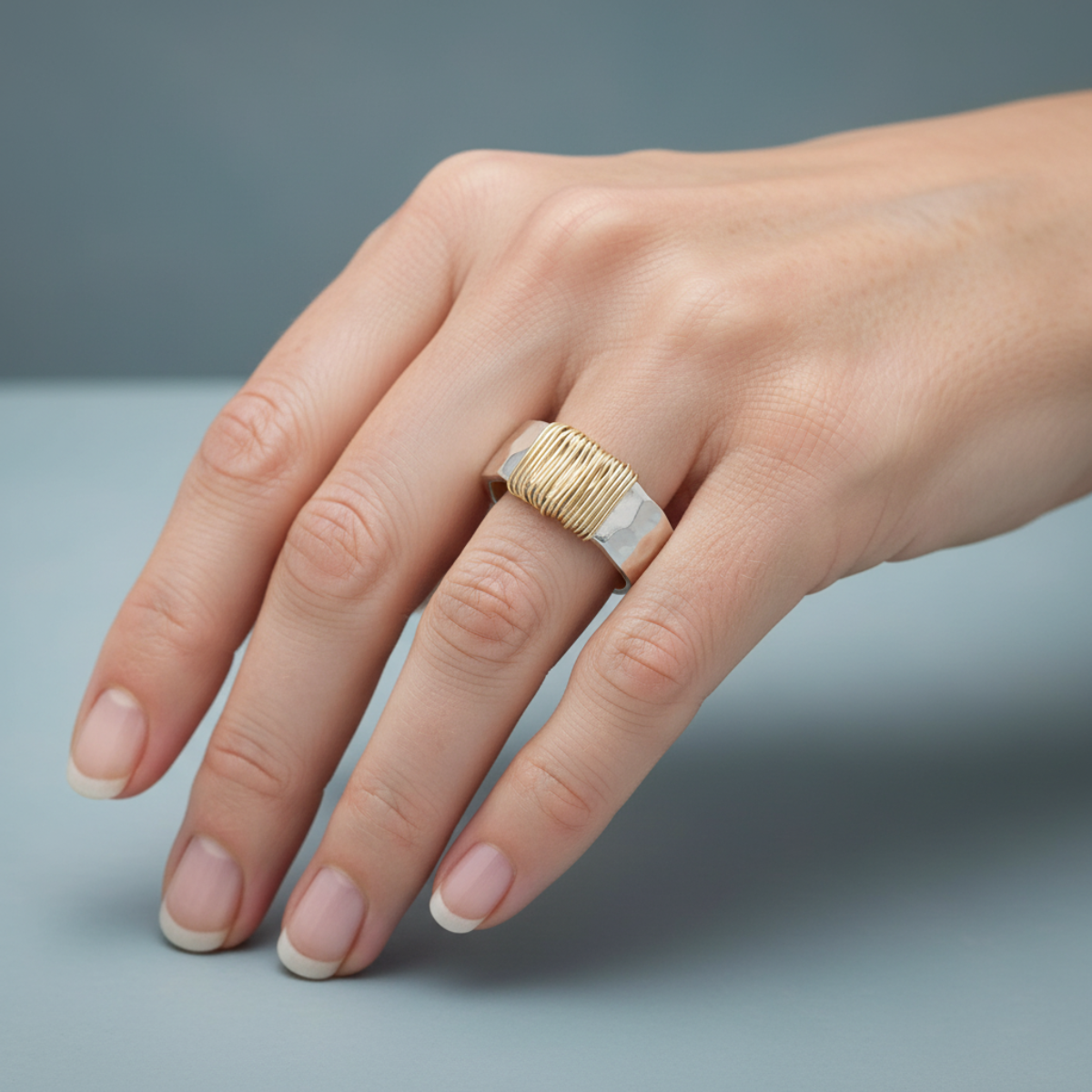 Lysandra – Einfache Geometrische Ring mit Breitem Gesicht