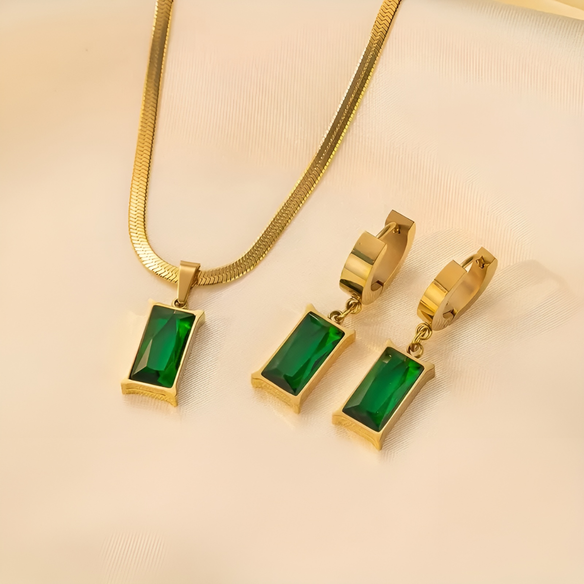 Emmie – Anhänger Emerald und Zirkon