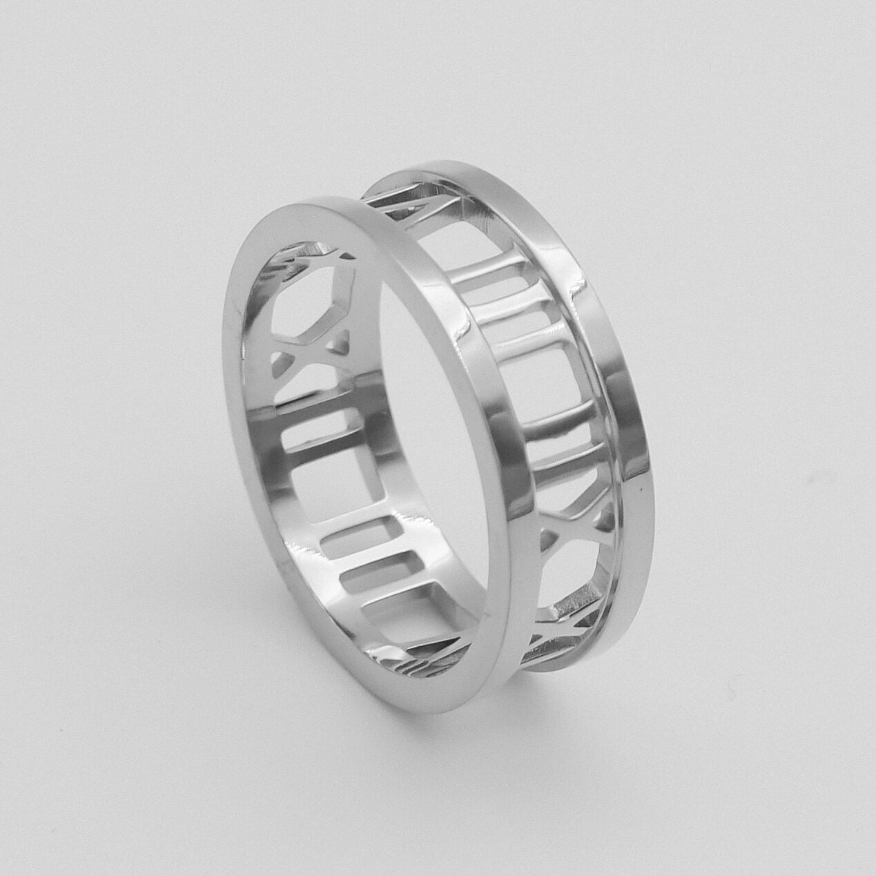 Valérie – Eleganter Ring mit römischen Ziffern