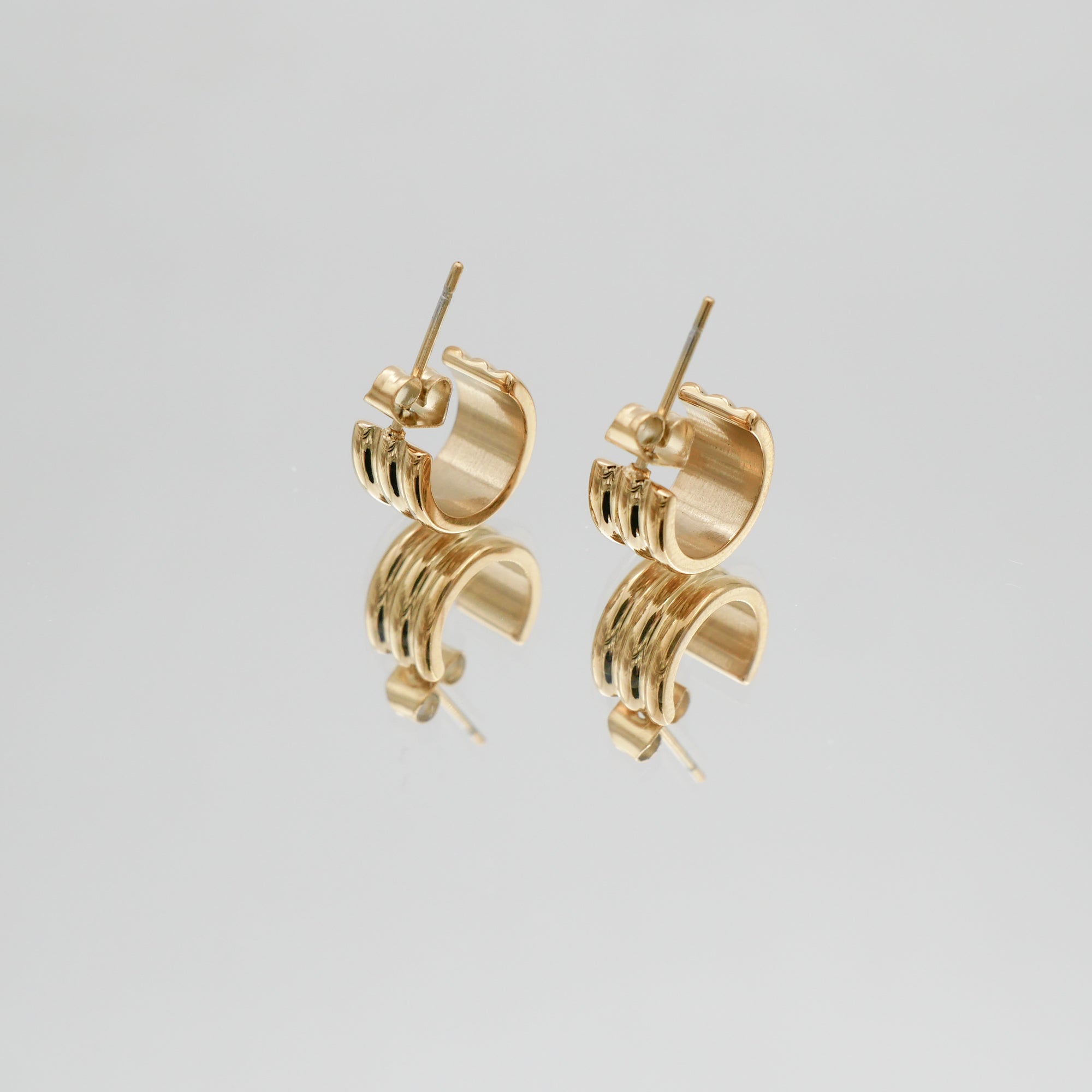 Rayna – elegante Mini-Ohrringe
