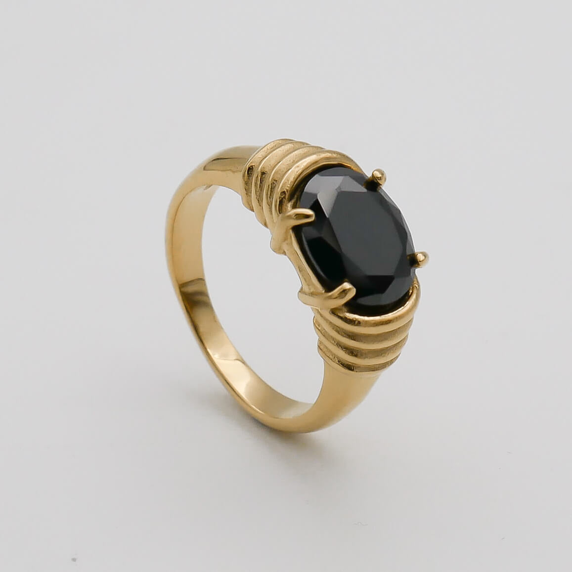 Lana – eleganter Edelsteinring