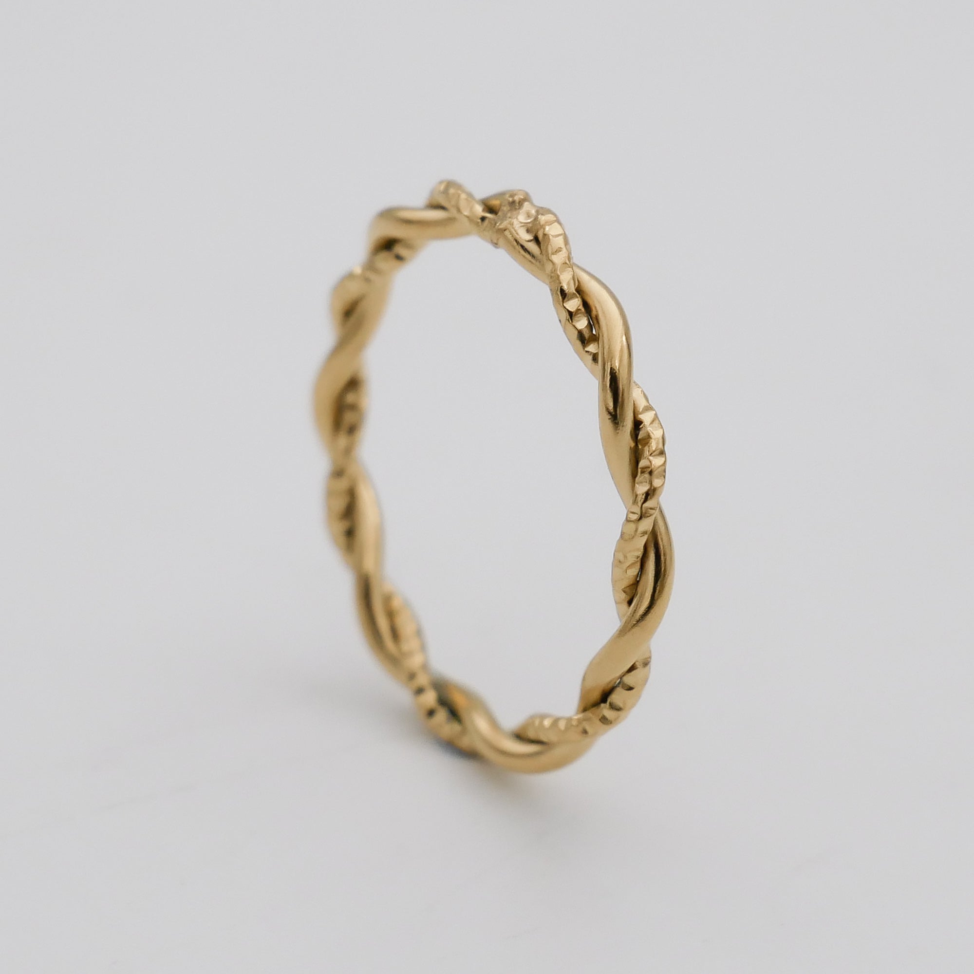 Aïcha – Gedrehter Ring im raffinierten Stil