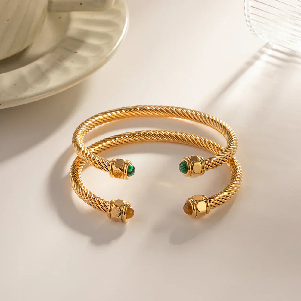 Thea – Elegantes Goldenes Armband