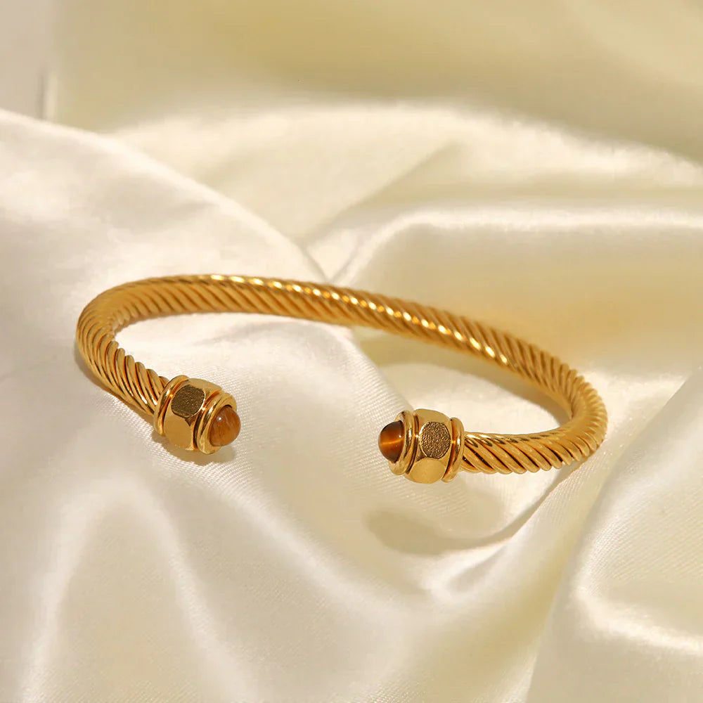 Thea – Elegantes Goldenes Armband
