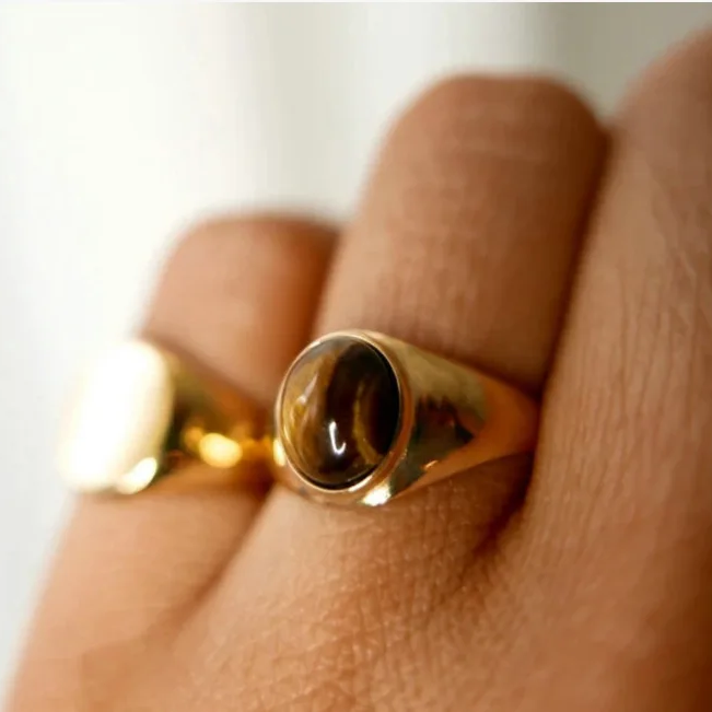 Sheynn – Ovaler Tigerauge Ring
