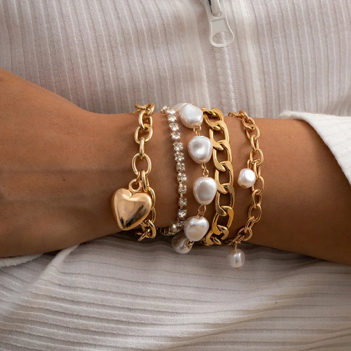 Sie – Ensemble von Fein Geschichteten Armbändern