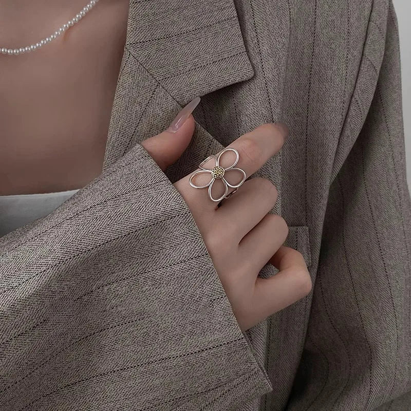 Alizee – Ring Blütenblatt aus Sterlingsilber