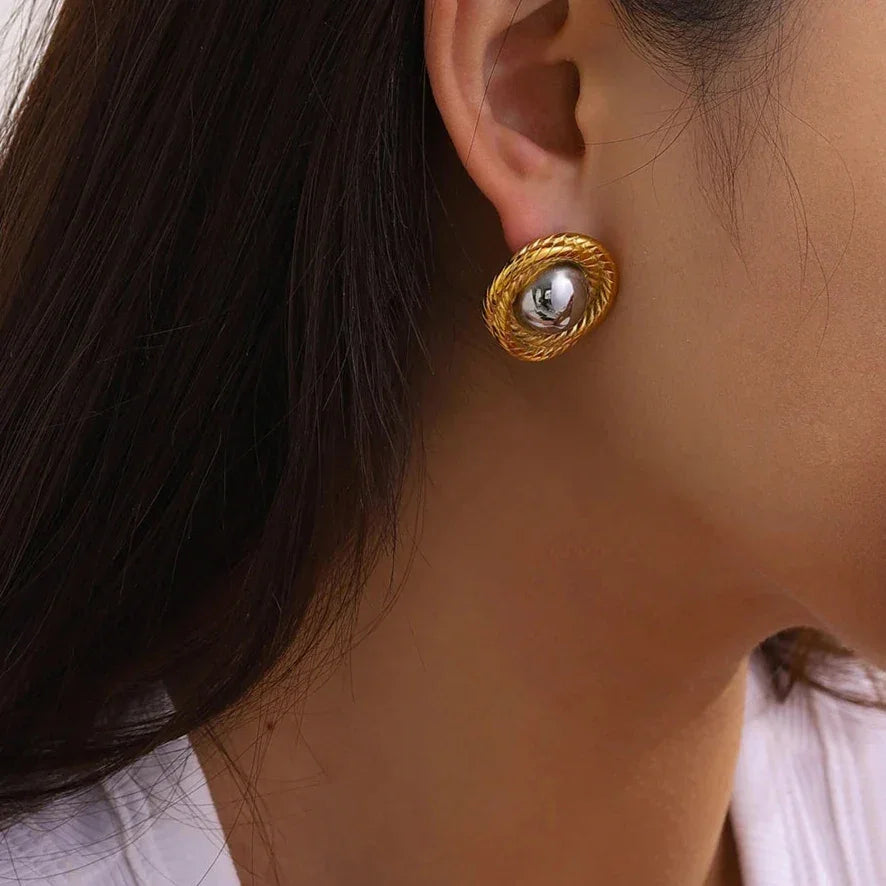 Kiyomi – Raffinierte Goldene Creolen